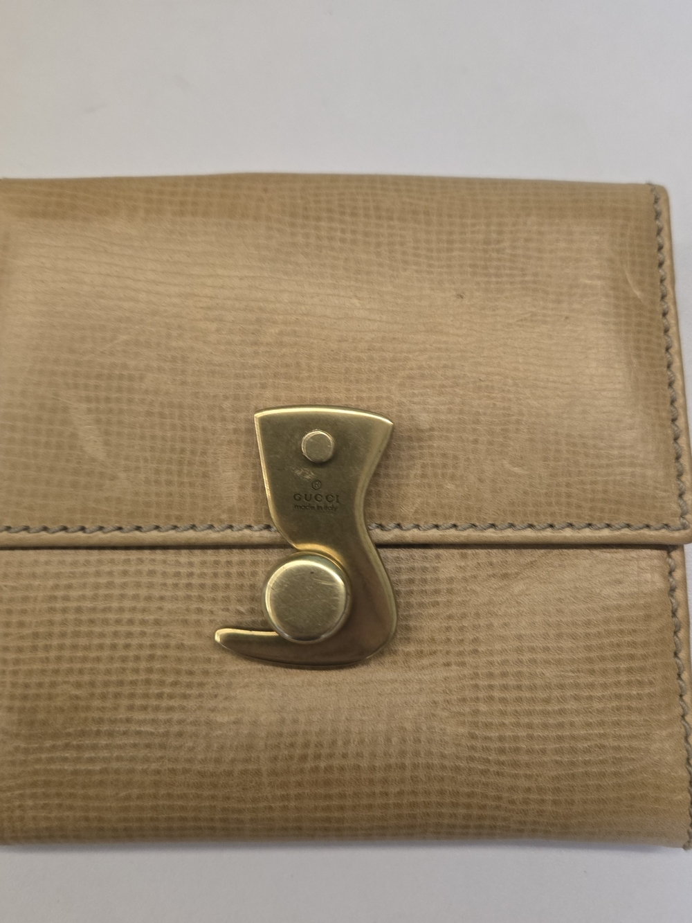 Vintage Gucci Tom Ford Hook Bi-Fold Wallet Tan - Good Hardware / As-Is - Picture 3 of 11